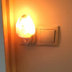SelNature Stress | Nachtrust*Himalayazout nachtlamp voor stopcontact - Rotsje